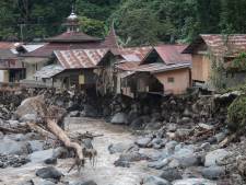 Tientallen doden op Sumatra door overstromingen, rijstvelden bedekt onder dikke laag modder