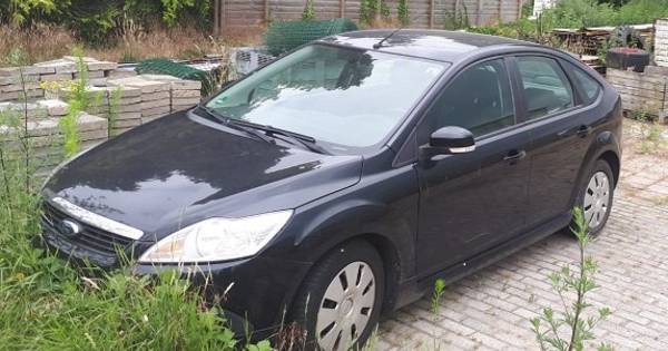 Politieactie Stevensbeek: Gestolen auto en hennepkwekerij in aanbouw