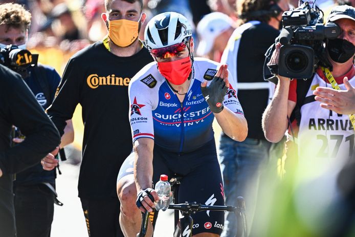 Fabio Jakobsen, met mondkapje na zijn etappewinst zaterdag, is op zijn hoede voor corona.