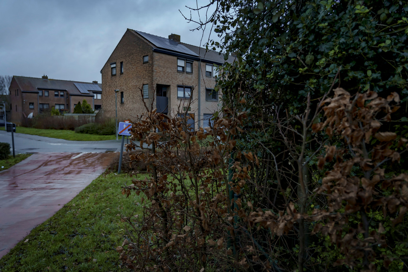 In de sociale woonwijk de Blauwe Poort in Brugge is dinsdagavond het lichaam van een pasgeboren baby gevonden.