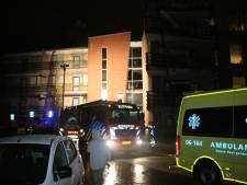 Twintig bewoners appartementen Zutphen slapen vannacht elders vanwege brand in scootmobiels