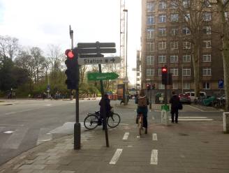 Rechtsaf door het rood met de fiets: is dat nu een goed of een slecht idee? Socialisten zetten druk op stadsbestuur