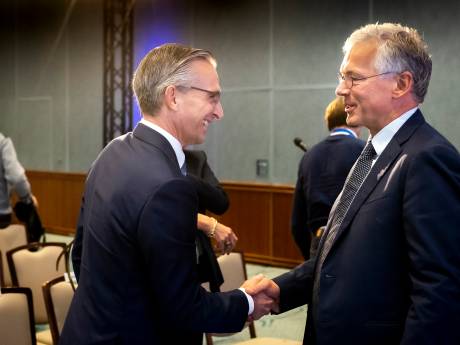 Huidige Philips-top ziet af van bonussen, ex-topman Frans van Houten neemt nog wel bonus mee 