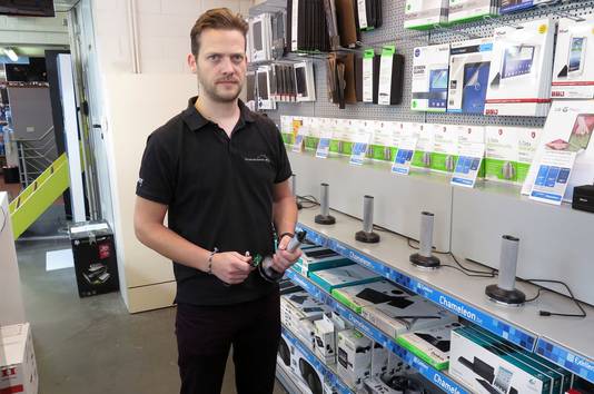 Duo pluimt Chameleon Computers | Geel | hln.be