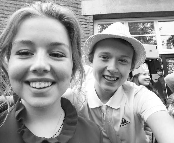 De Leukste Selfies Met Willem Alexander Maxima En Amalia Foto Destentor Nl