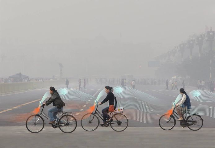De Smog Free Bicycle zuigt verontreinigde lucht op, zuivert die en laat schone lucht rond de fietser vrij.