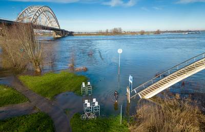 Bijzondere hoogwatertaferelen in mei, camping ontruimd: ‘Water is nu even onze vijand’