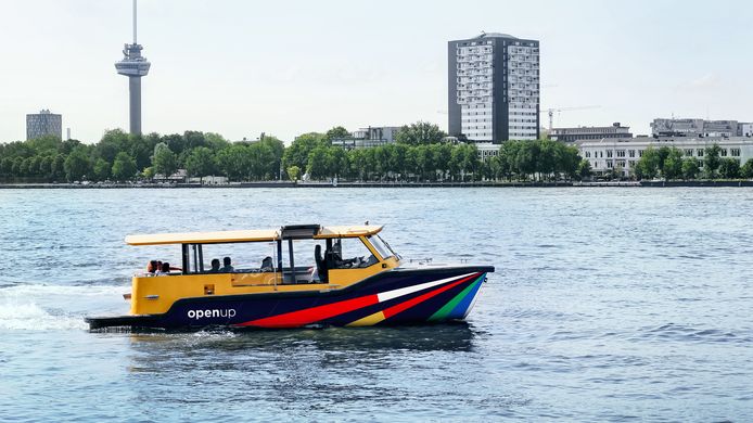 Ook de watertaxi’s worden voorzien van het logo.