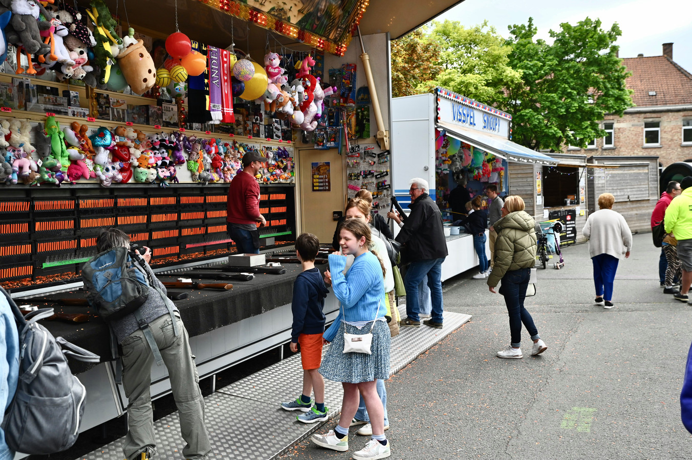 Oudsbergen verbiedt verkoop van rookbommetjes op kermissen Foto hln.be
