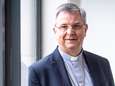 INTERVIEW. Bisschop Johan Bonny beschaamd en boos over weigering Vaticaan om homokoppels te zegenen: “Helft van de bisschoppen denkt er hetzelfde over”