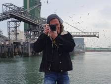 Voormalig dakloze en verslaafde Patrick ‘Caveman’ van der Jagt komt met typisch Rotterdamse fotoserie