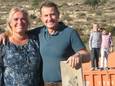 Birgitta en Ton Wesseloo met daarachter hun zoons.