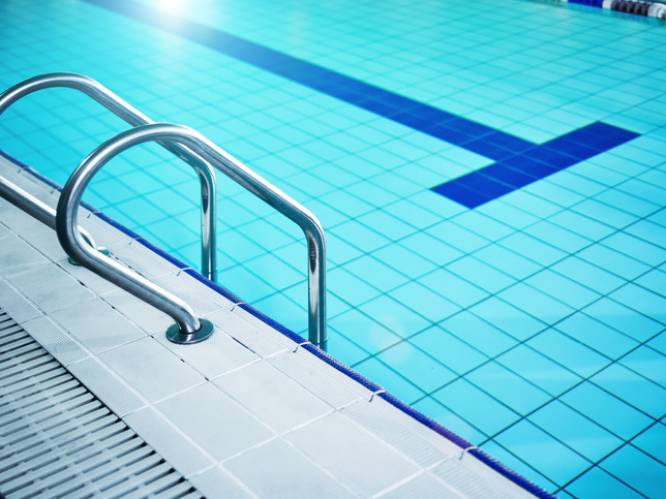 "Ik was pipi aan het doen in het water”: vijftiger vraagt vrijspraak voor exhibitionisme in openluchtzwembad