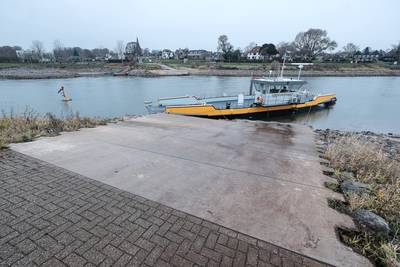 Pontveren Bronkhorst en Olburgen uit de vaart