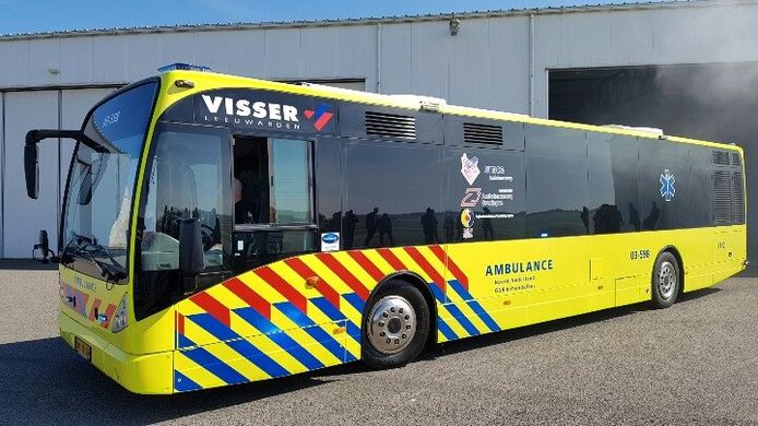 De ambulancebus is een omgebouwde lijnbus uit het openbaar vervoer.