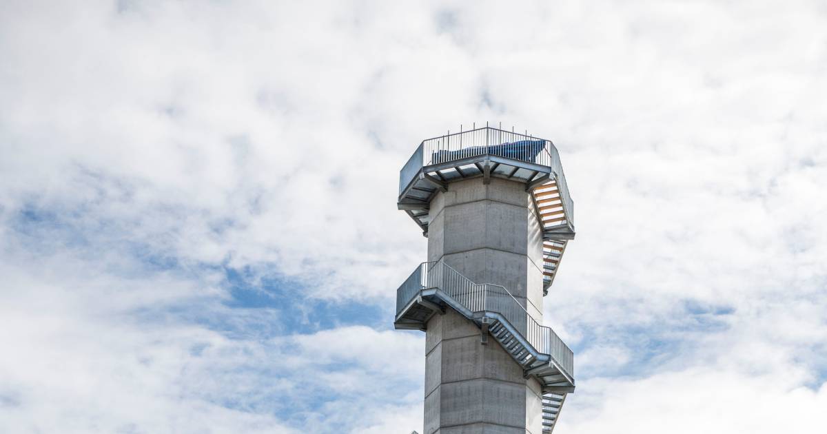 Radartoren met uitkijkplatform bij Ossenisse