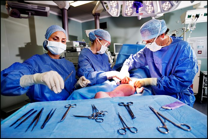Foto ter illustratie: Een spatader wordt verwijderd in het Groene Hart Ziekenhuis, Gouda.