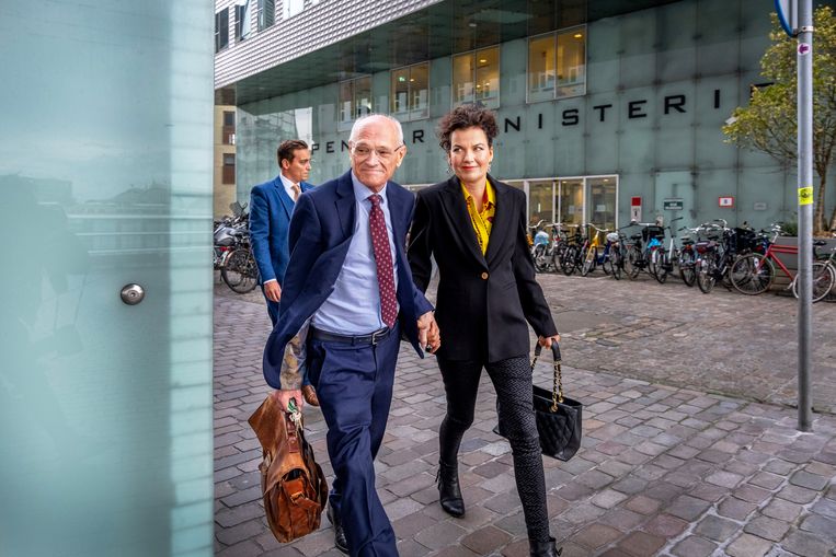 Ictkoning Gerard Sanderink moet onmiddellijk stoppen