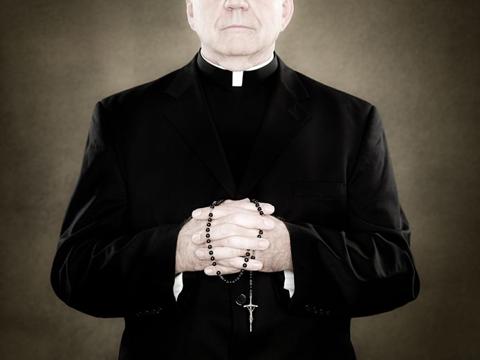 katholieke kerk priester pastoor katholocisme catholic church priest