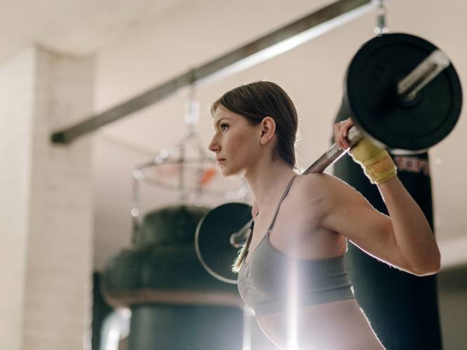 Meer spieren, minder blessures en minder vet? Voor vrouwen die sporten is er één ongeschreven regel