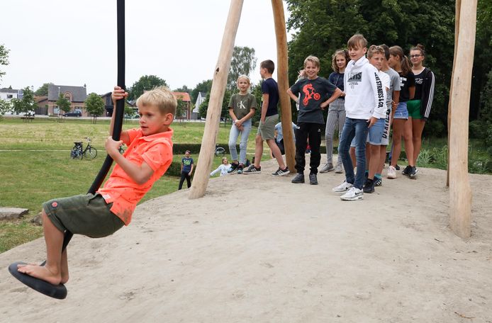 Eindelijk Kabelbaan Van Veertig Meter In Speeltuin Kloosterzande Dit Is Supergaaf Zeeland Bndestem Nl