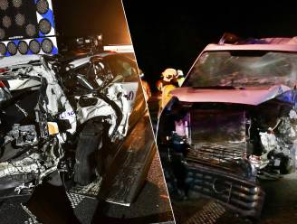 KIJK. Bestelwagen rijdt in op politievoertuig na banaal ongeval op E403: “De collega’s waren gelukkig net uitgestapt”