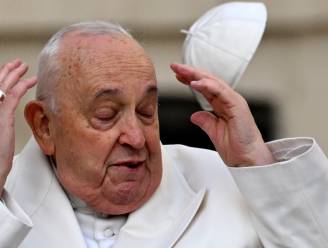 22 momenten waarop paus gevecht met wind verliest