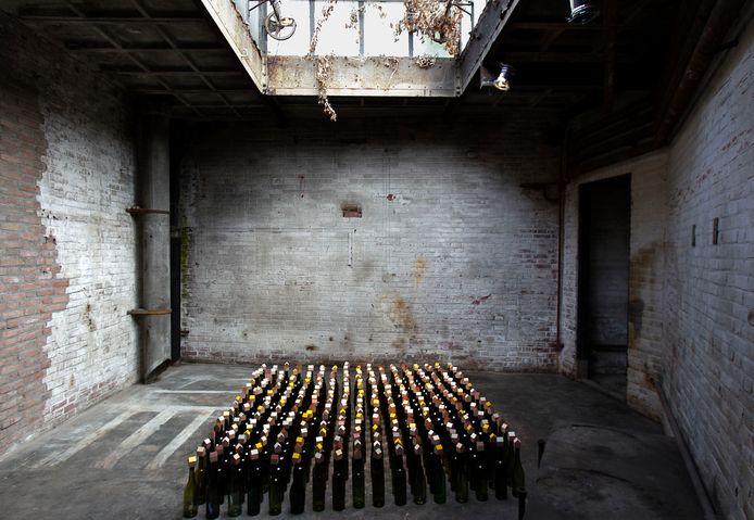 De 'Bottle Houses' van het Eindhovense ontwerpduo Daphna Laurens, onderdeel van een eerdere presentatie in De Kazerne.