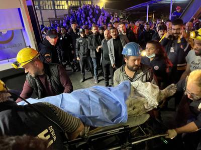 Zeker 25 mijnwerkers overleden bij explosie in Turkse mijn; 49 anderen zitten nog vast
