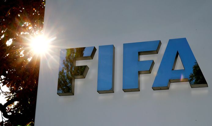 De FIFA kondigde in september vorig jaar aan dat ze de makelaarsvergoeding bij transfers willen beperken.