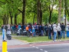 Motorrijder overleden bij ongeluk in Tilburg, grote groep kijkers moet weg van politie