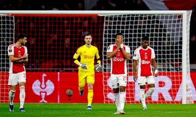 Seizoen om héél snel te vergeten: roemloze uitschakeling in Europa League dreigt voor Ajax na nieuwe nederlaag