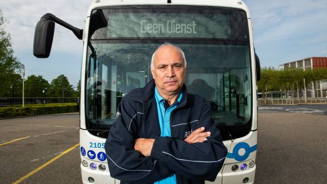 Buschauffeur Henk blijft staken, ook al kost hem dat 50 euro per dag: ‘Dat mis je eind van de maand dus wel’