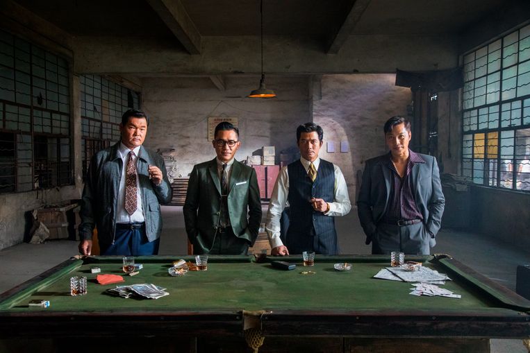 In 'Where the Wind Blows' werpen twee politiemannen zich in naoorlogs Hongkong op de bestrijding van corruptie en georganiseerde misdaad.  Beeld 