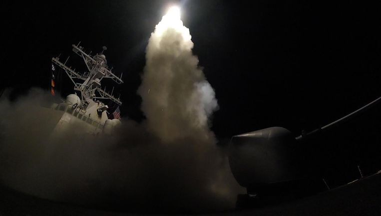 Raketaanval van de USS Porter, 7 april. Beeld afp