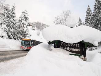 Zware sneeuwval blijft Oostenrijk en Zuid-Duitsland teisteren: code rood in Alpen, extreem groot lawinegevaar