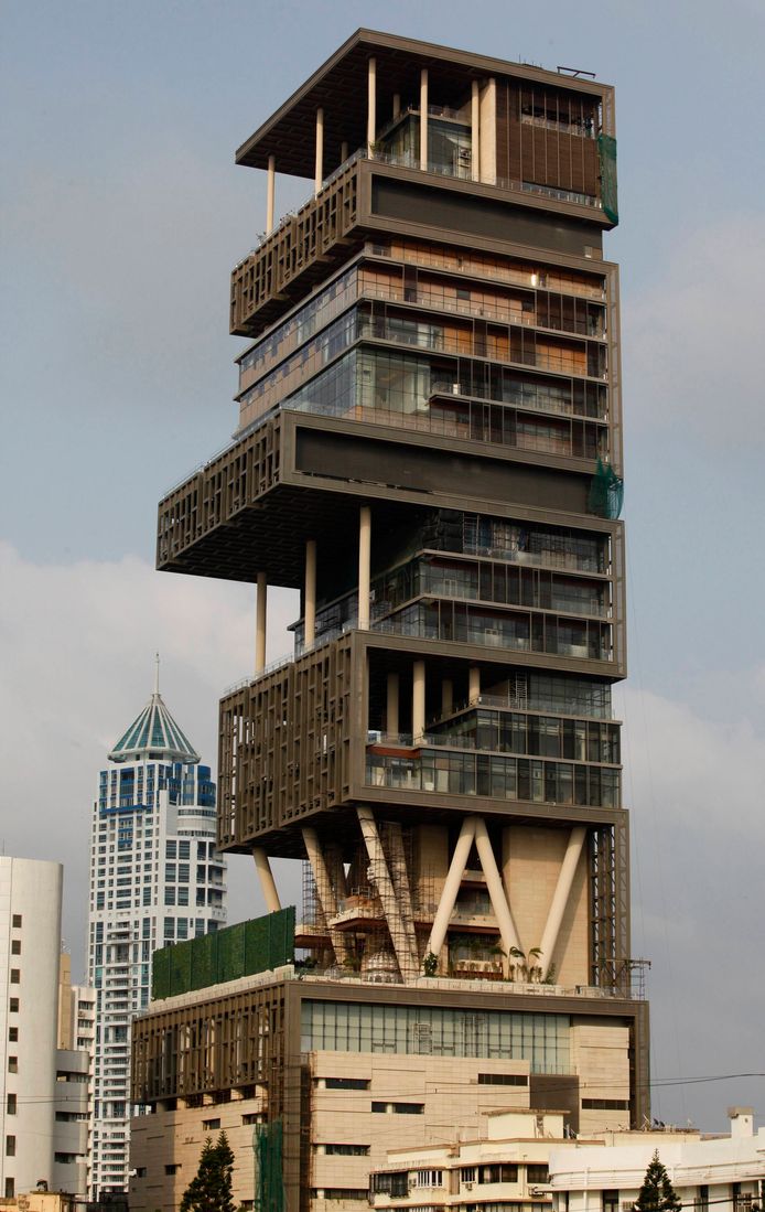 Il grattacielo Antilia ha 27 piani.