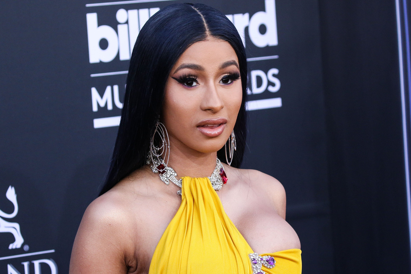 Cardi B encourage ses fans à voter et à se mobiliser contre la