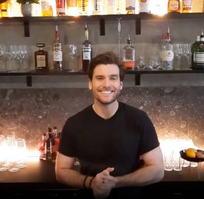 Vrouw van ‘First Dates’-barman Bram opnieuw in verwachting