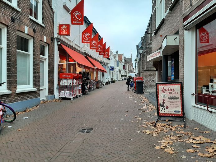 De Kerkstraat in Tholen.