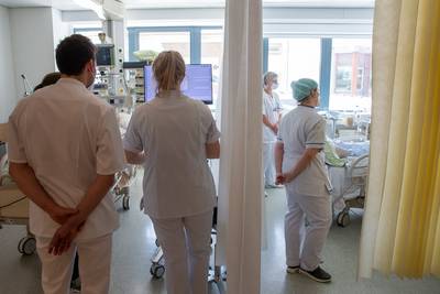 OVERZICHT. Gemiddeld aantal hospitalisaties daalt verder, andere cijfers stijgen licht