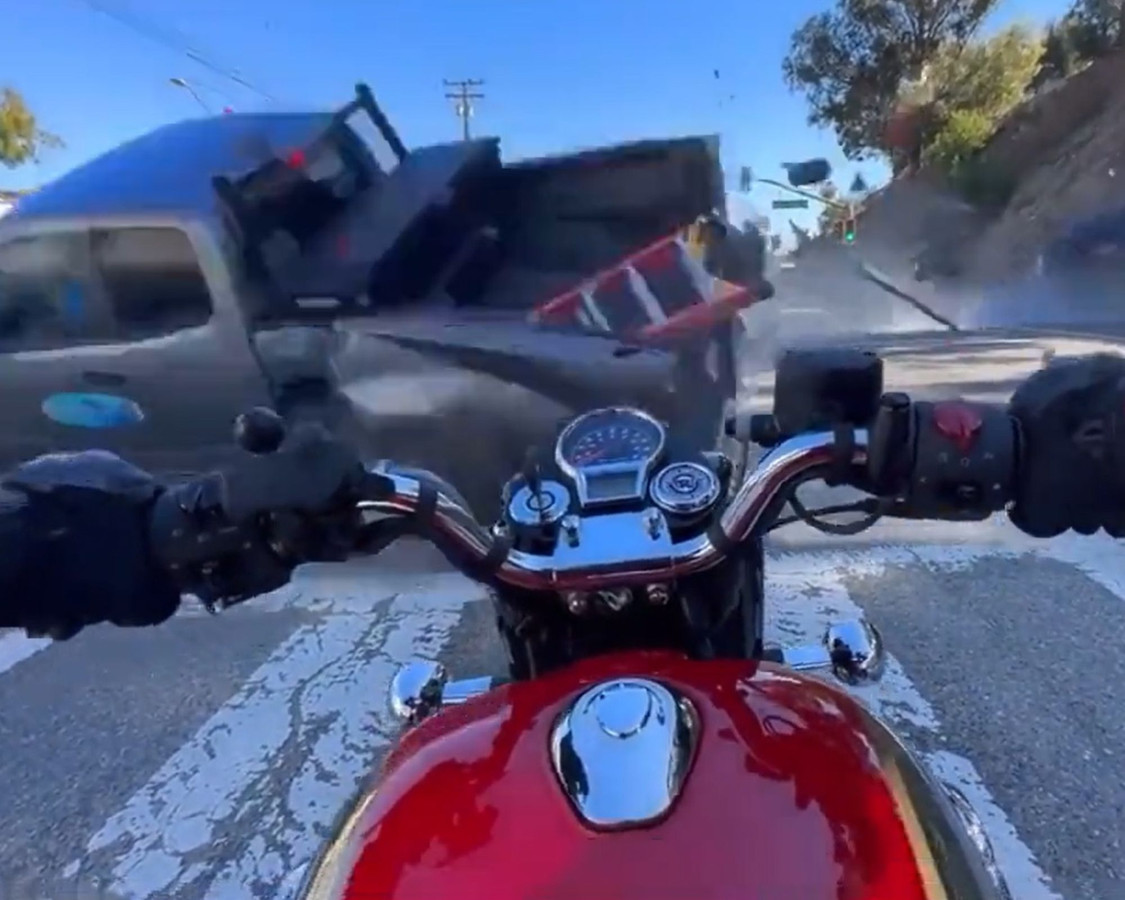 Le motard a eu une chance incroyable.