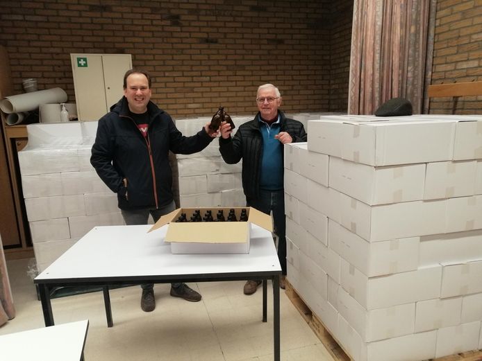 Het bier wordt gepresenteerd