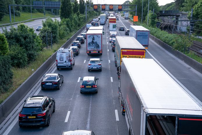 File op de Antwerpse Ring.