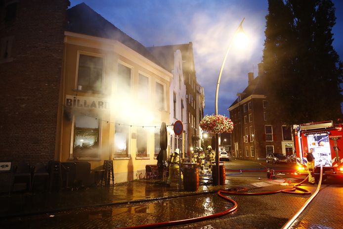 Veel Hulp Voor Uitbater Van Uitgebrand Cafe De Tagrijn In Zwolle Politie Baalt Van Filmende Omstanders Zwolle Destentor Nl