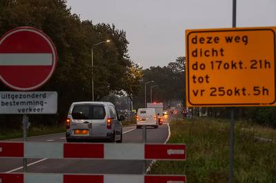 Overlast in Wouw door afsluiting A58, maar verwachte verkeerschaos blijft vooralsnog uit: ‘Fors druk