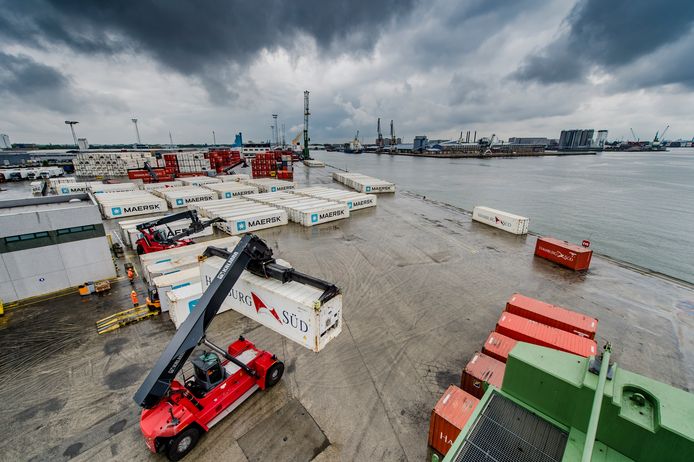 Containerterminal in de haven van Antwerpen.