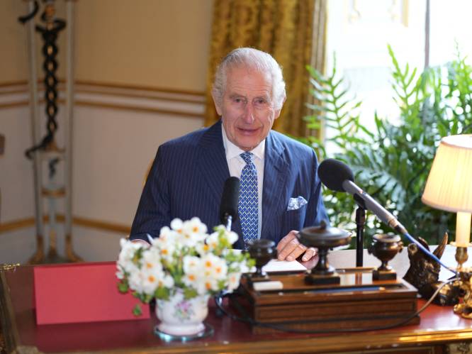 Koning Charles spreekt volk voor het eerst toe na prinses Kates kankerdiagnose: “Reik de hand uit naar mensen in nood”