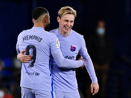 Frenkie de Jong en Memphis Depay helpen FC Barcelona aan winst bij Villarreal