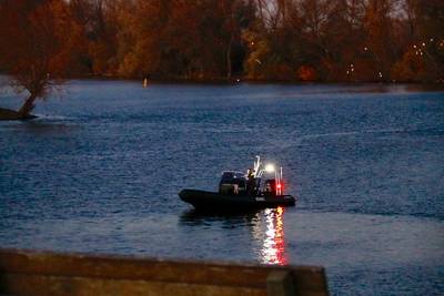 Auto met lichaam gevonden in Maas bij Boxmeer